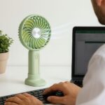 Go İthalat Masa Üstü Standlı USB ile Şarj Olabilen 3 Ayarlı Fan Modlu Çanta Tipi El Fanı (4989)